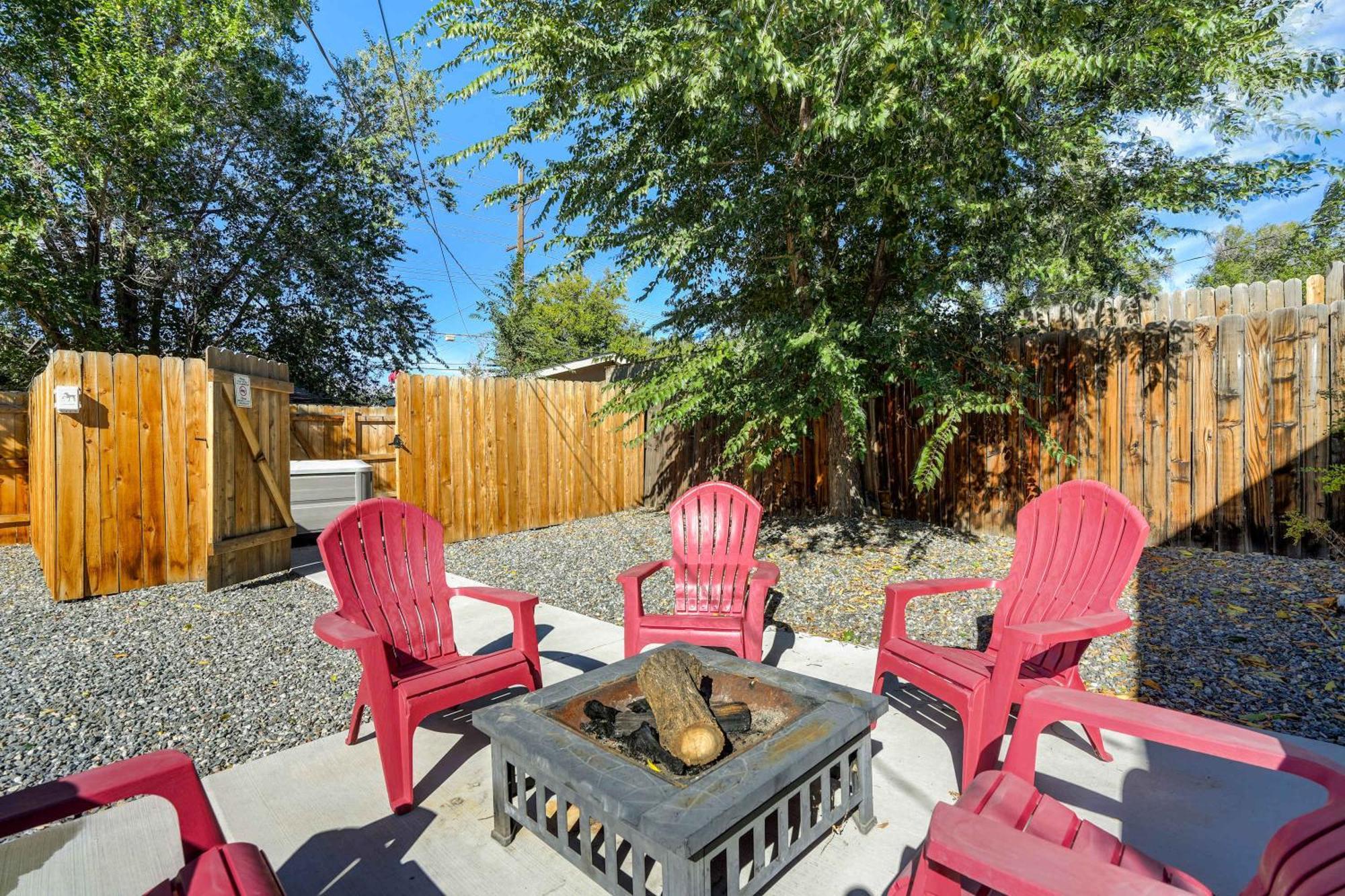 Casa vacanze Bonny Adventure Downtown W Hot Tub & Fire Pit *